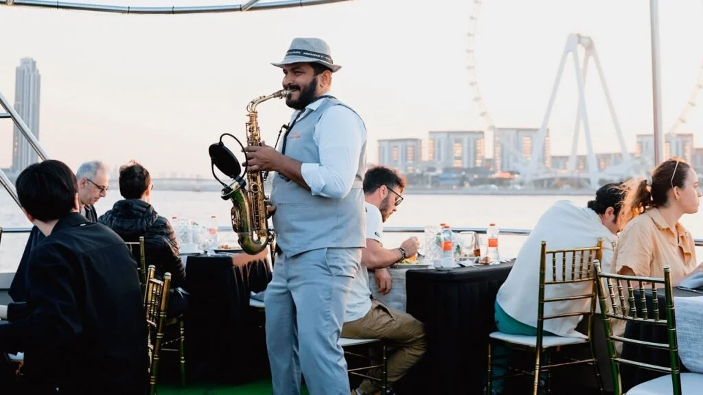 xclusive dinner cruise muisc